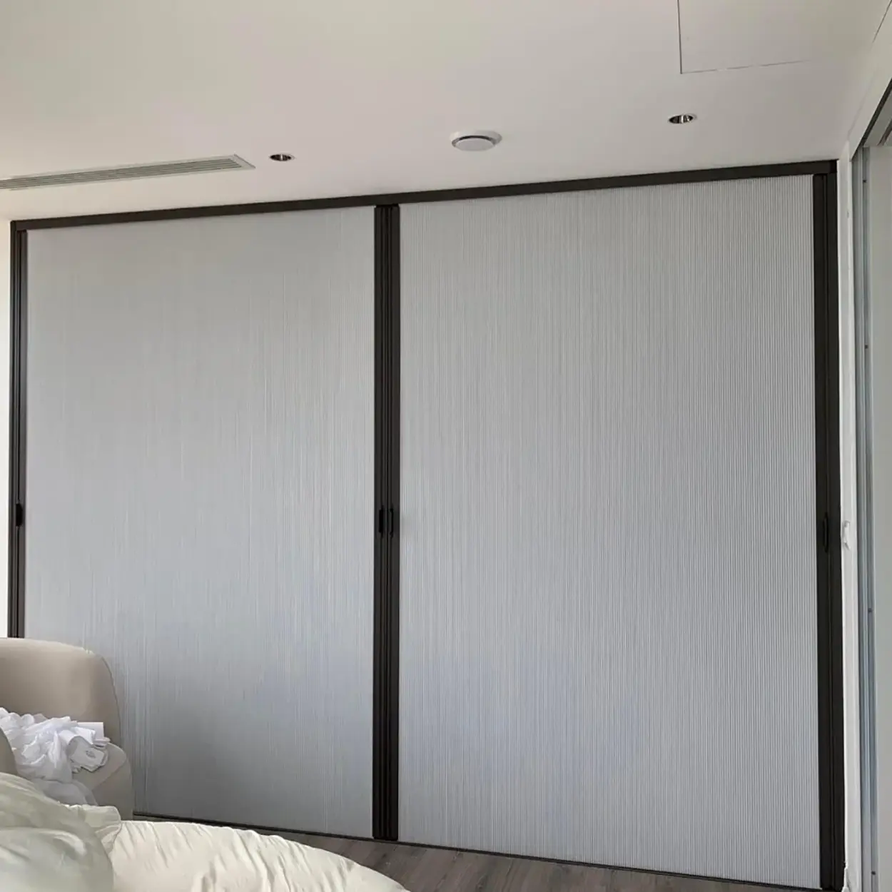 Korgun bebek odası — honeycomb blackout, deliksiz montaj, tam karartma